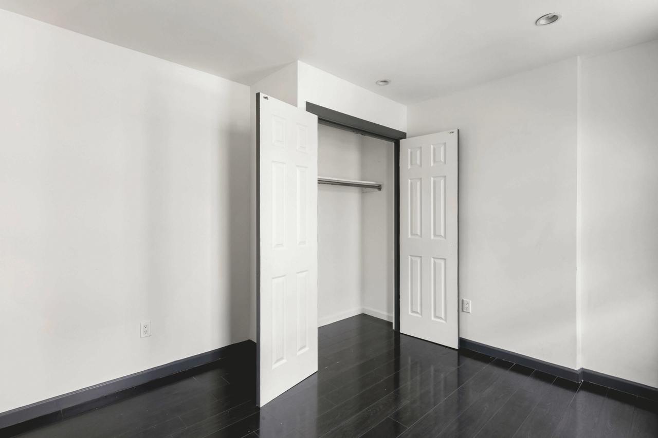 a room in East Village photo 4