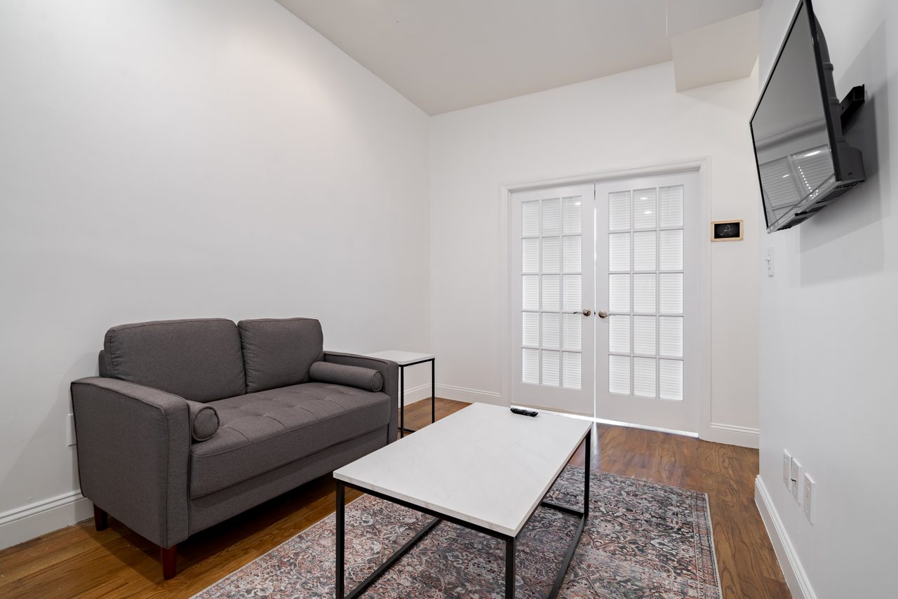 a room in Crown Heights photo 6