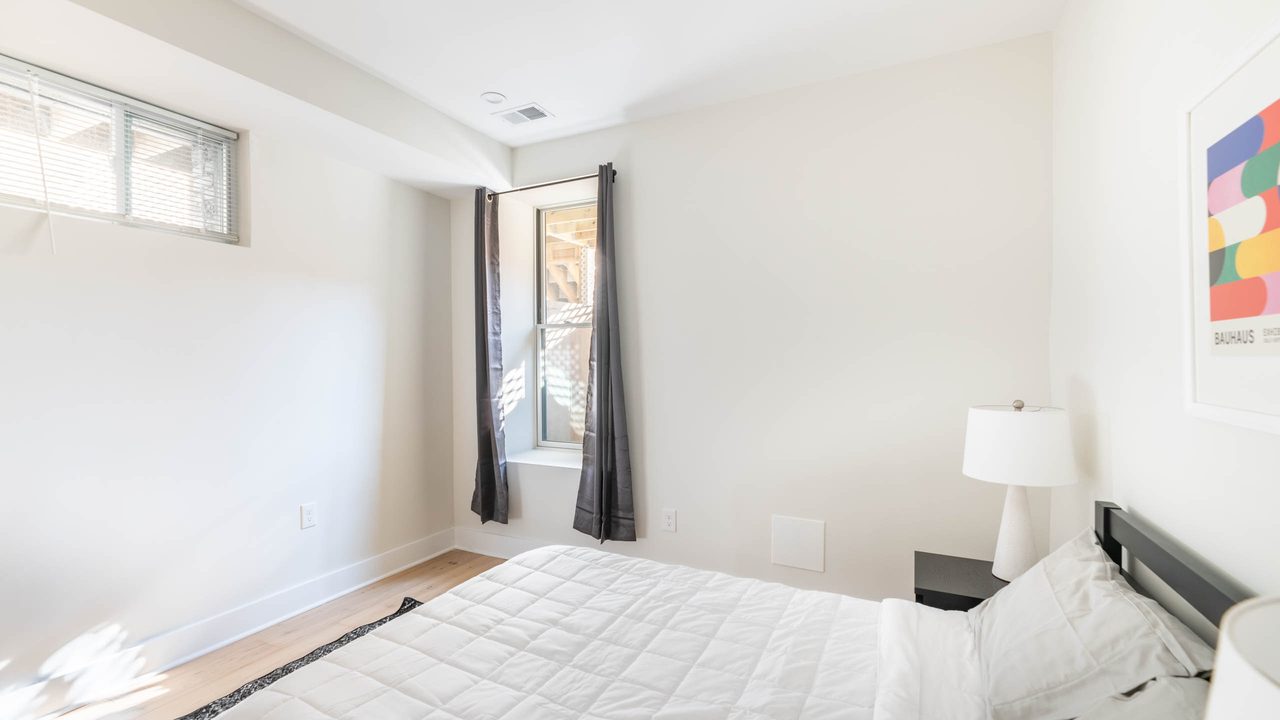 a room in Northwest Washington photo 4