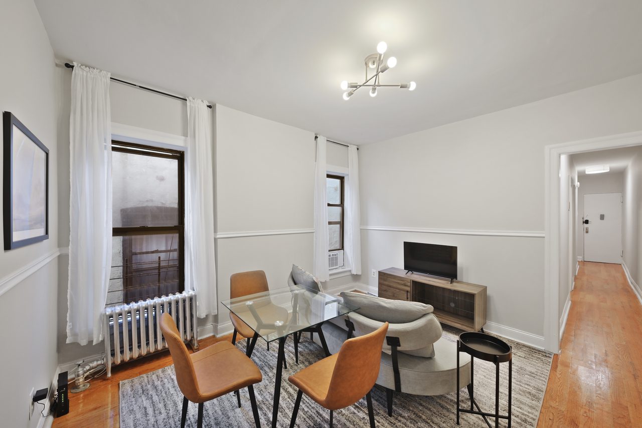 a room in Crown Heights photo 8