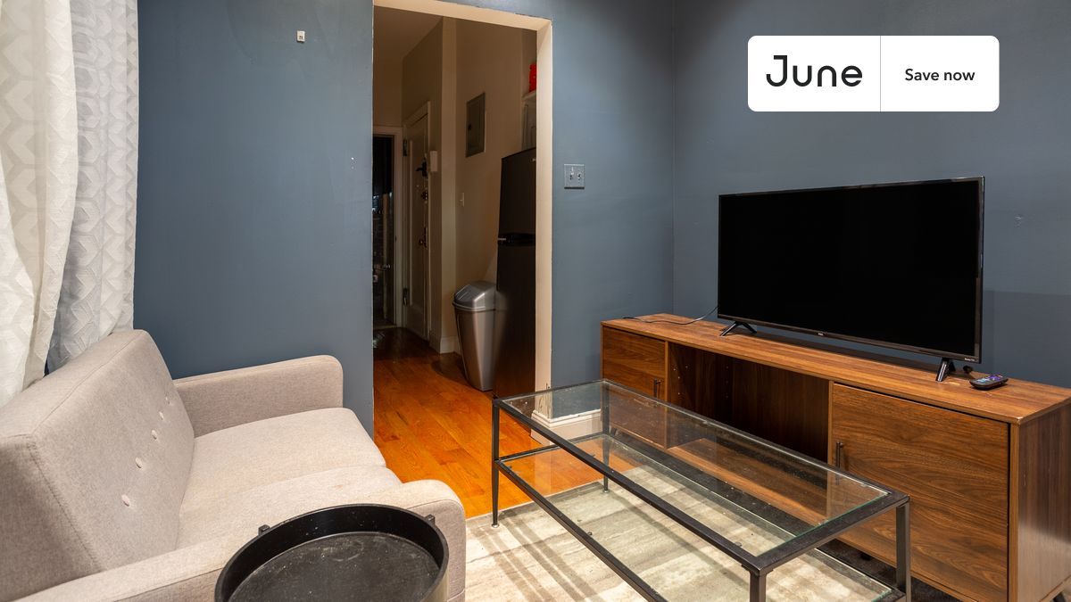a room in East Village photo 7