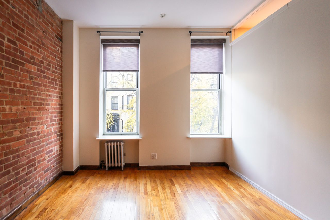 a room in Theatre District photo 5