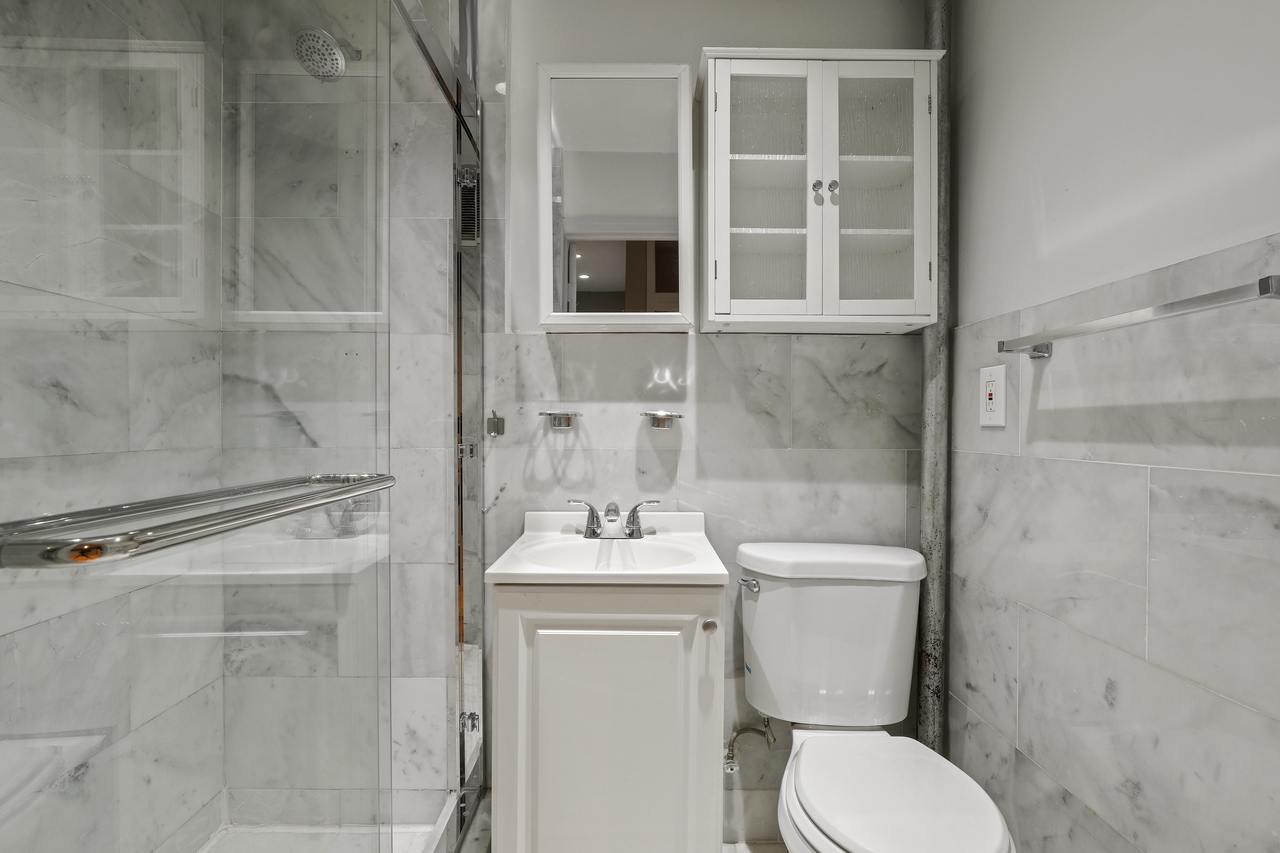 a room in East Village photo 6