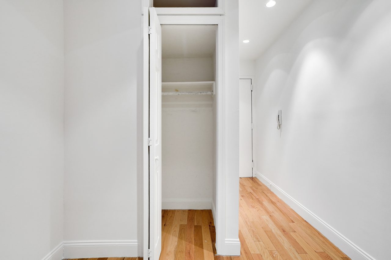 a room in East Village photo 7