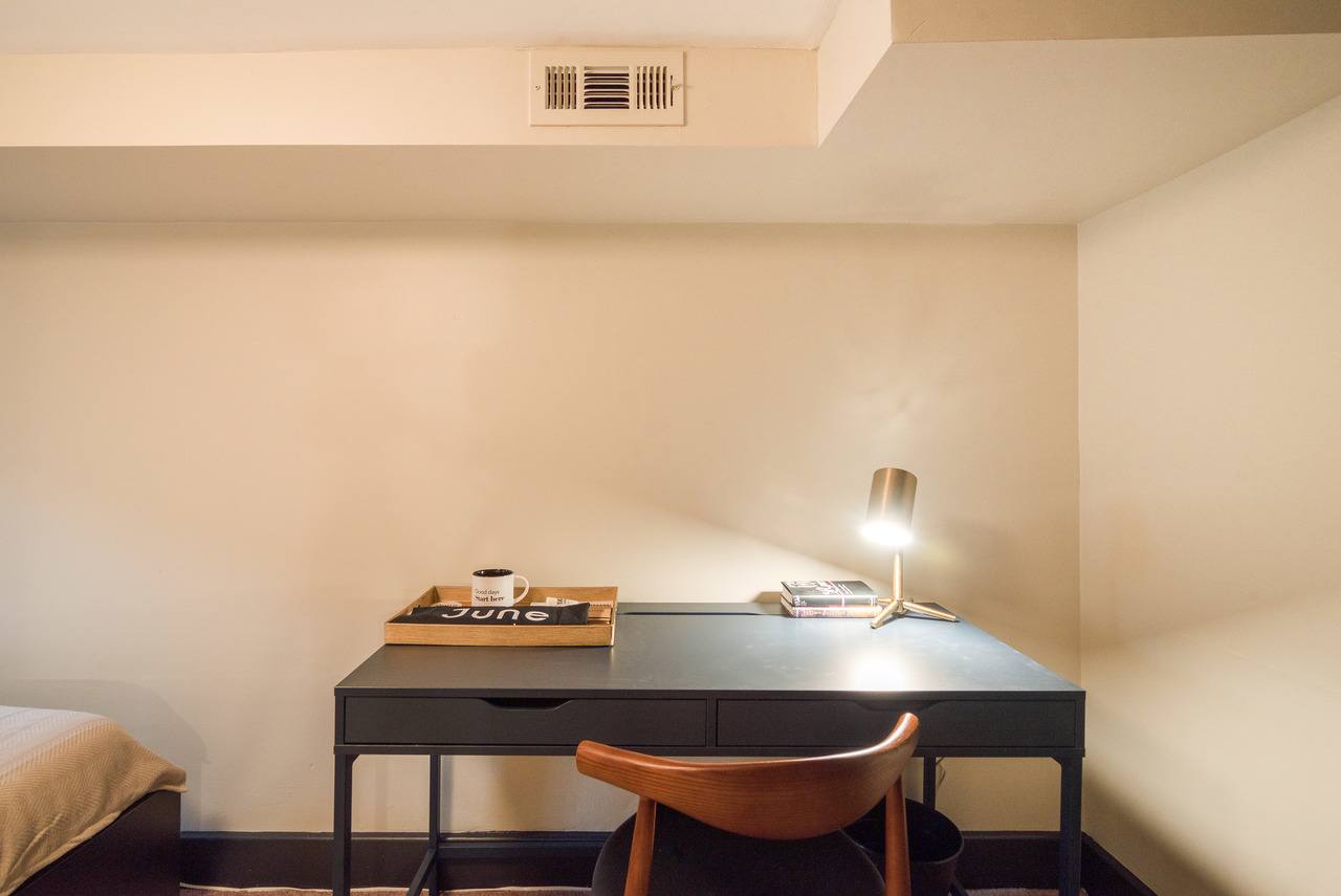 a room in Northwest Washington photo 2