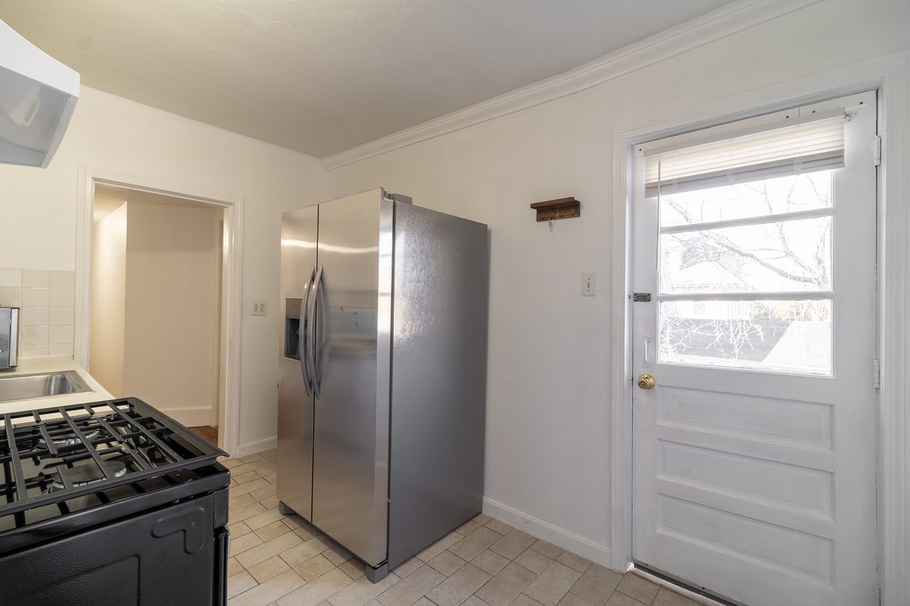 a room in Newton Corner photo 7