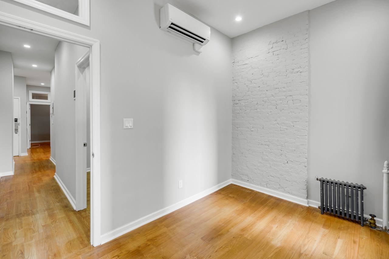a room in Upper East Side photo 4