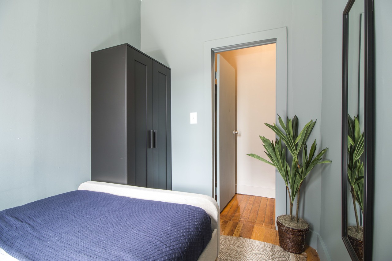 a room in East Village photo 2