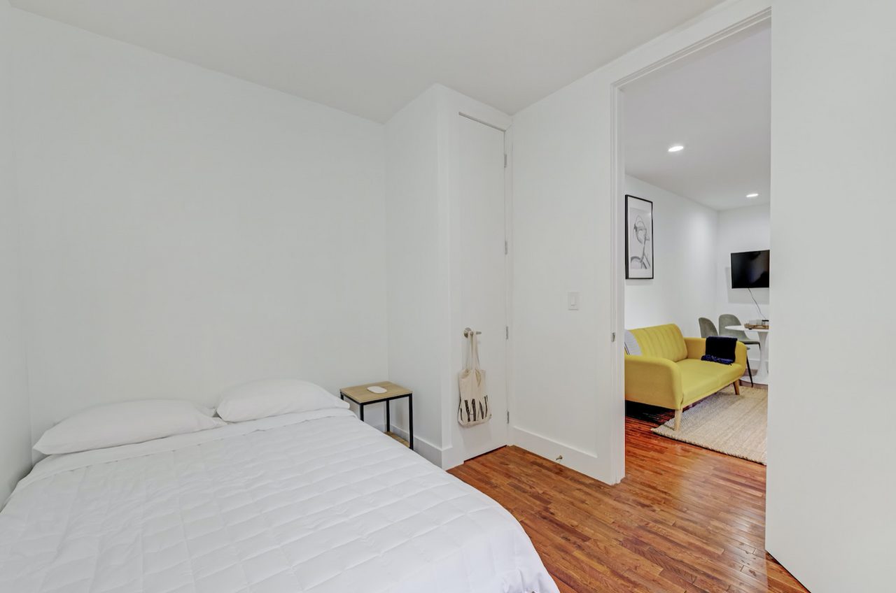 a room in Kensington photo 2