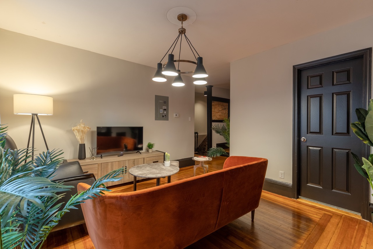 a room in Allston photo 6