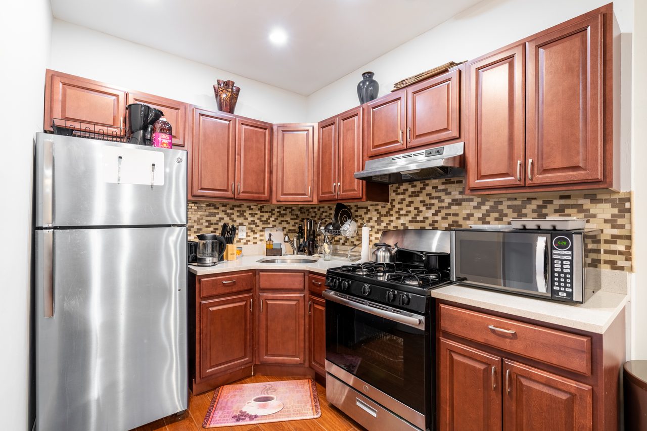 a room in Bedford-Stuyvesant photo 8