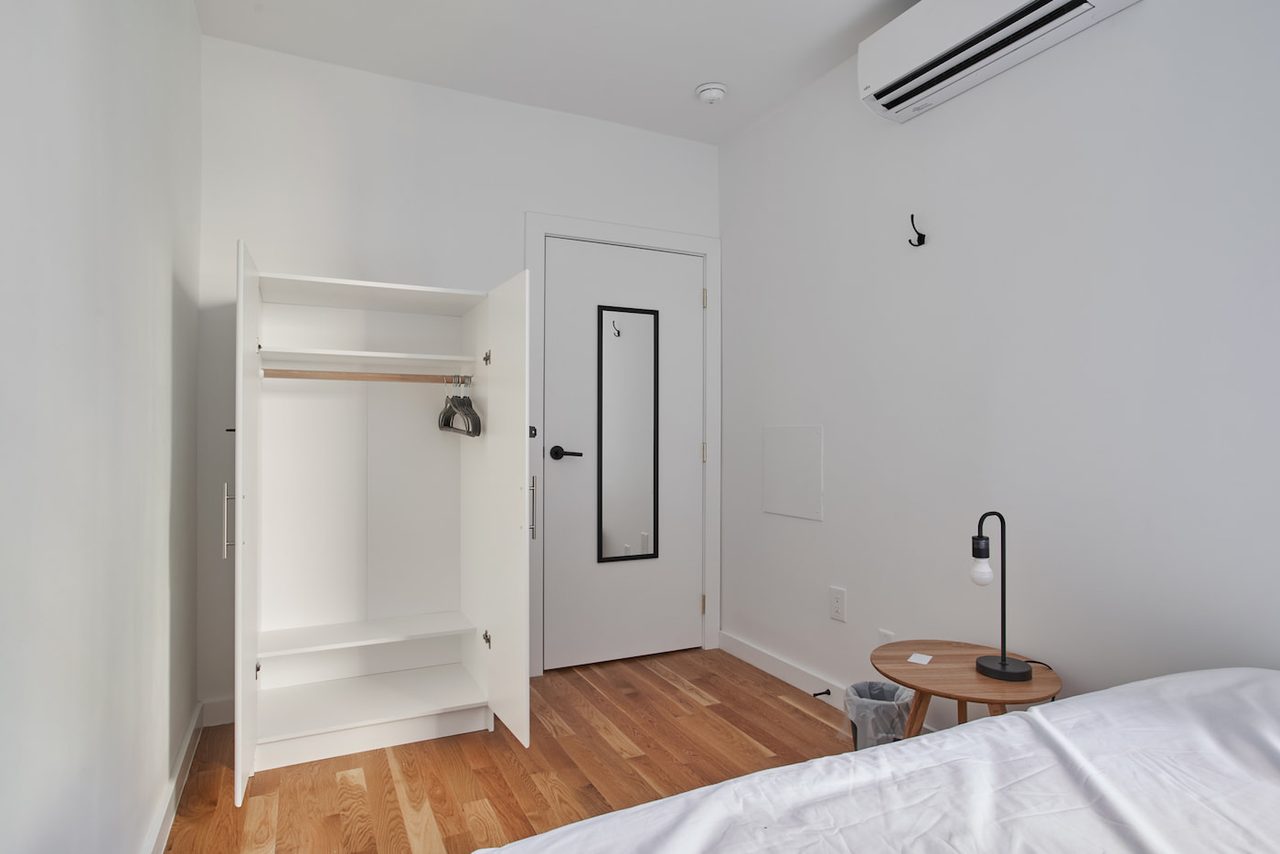 a room in Bedford-Stuyvesant photo 4