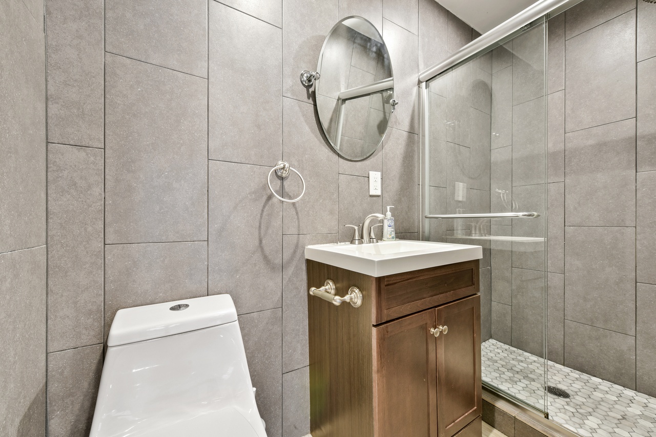 a room in East Village photo 6