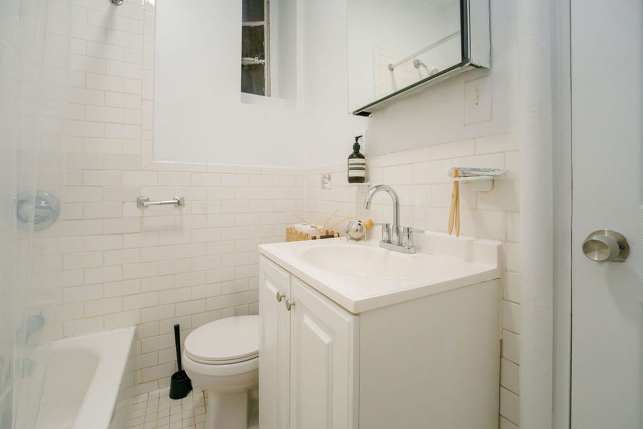 a room in East Village photo 5