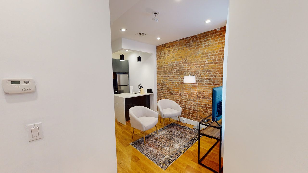 a room in Bedford-Stuyvesant photo 7