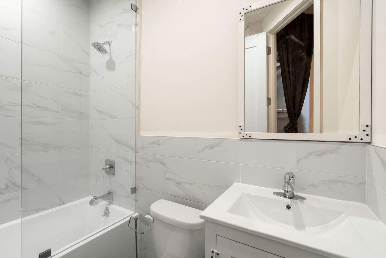 a room in Bedford-Stuyvesant photo 6