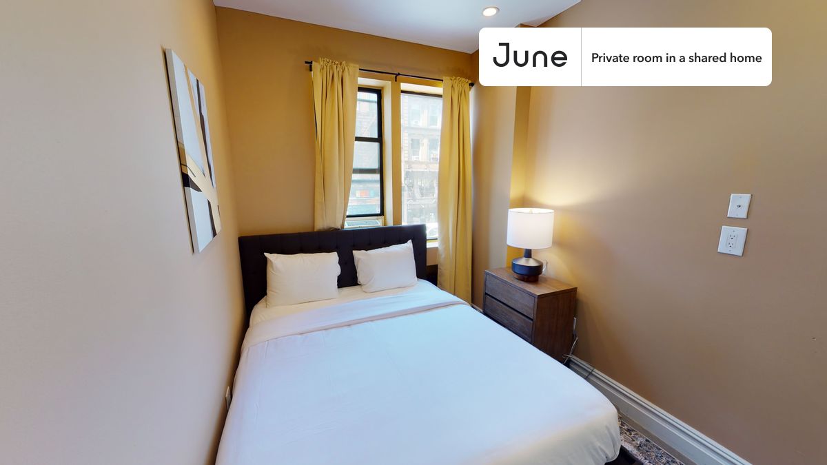 a room in East Village photo 4