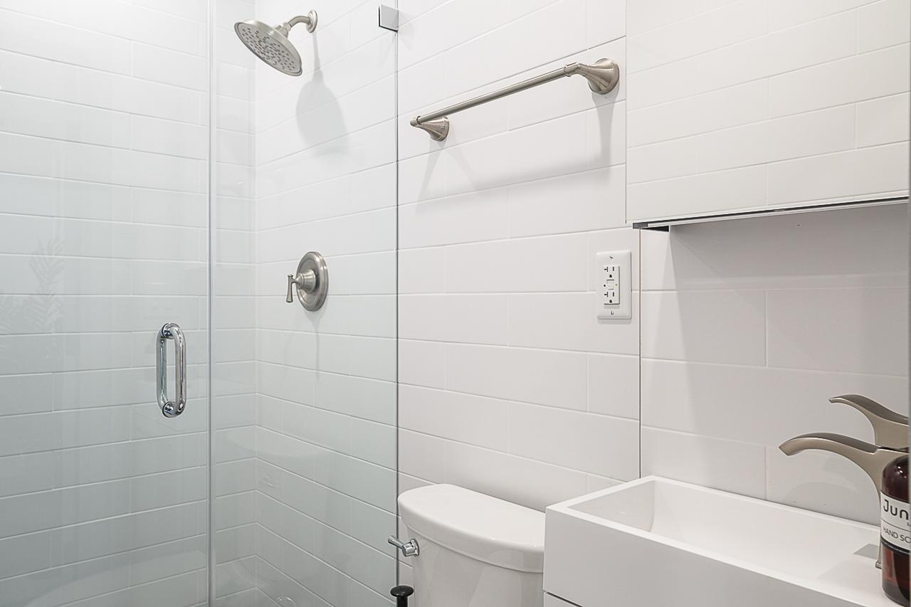 a room in Morningside Heights photo 9