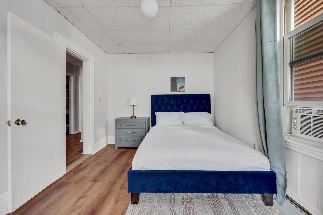 a room in Dorchester photo 3
