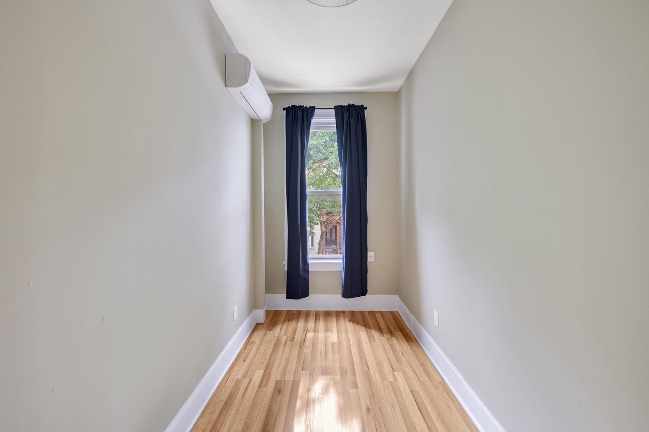 a room in Sunset Park photo 2