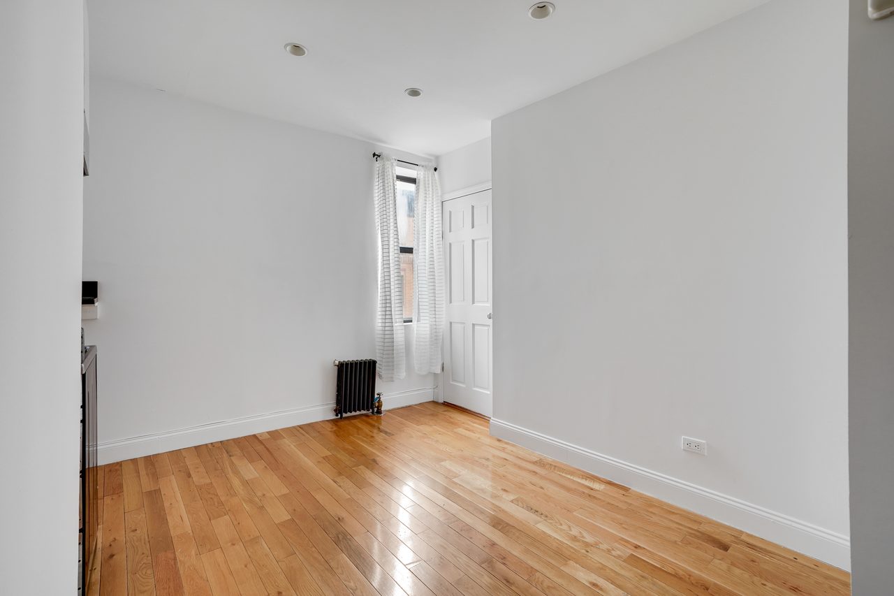 a room in East Village photo 4