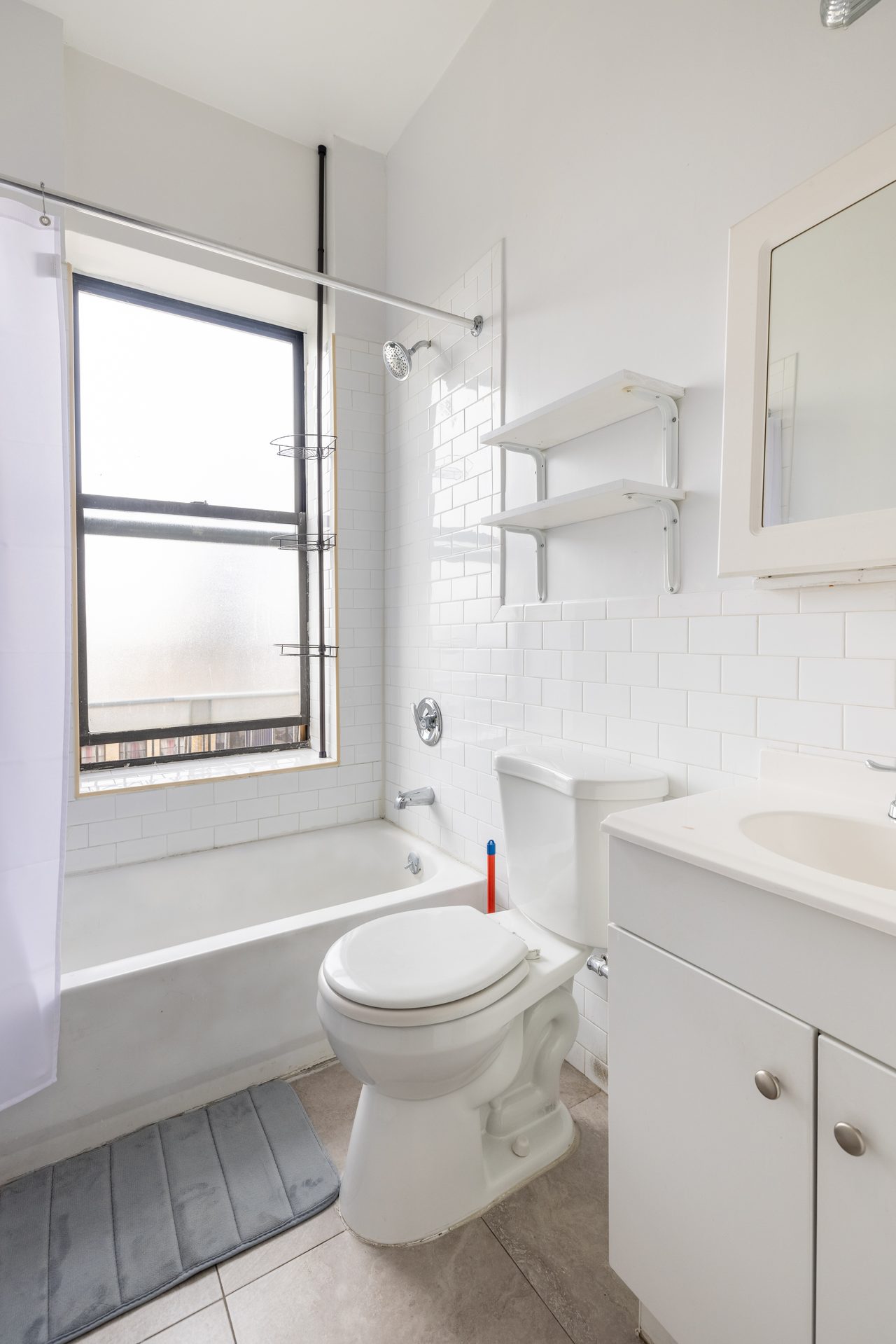a room in Crown Heights photo 4