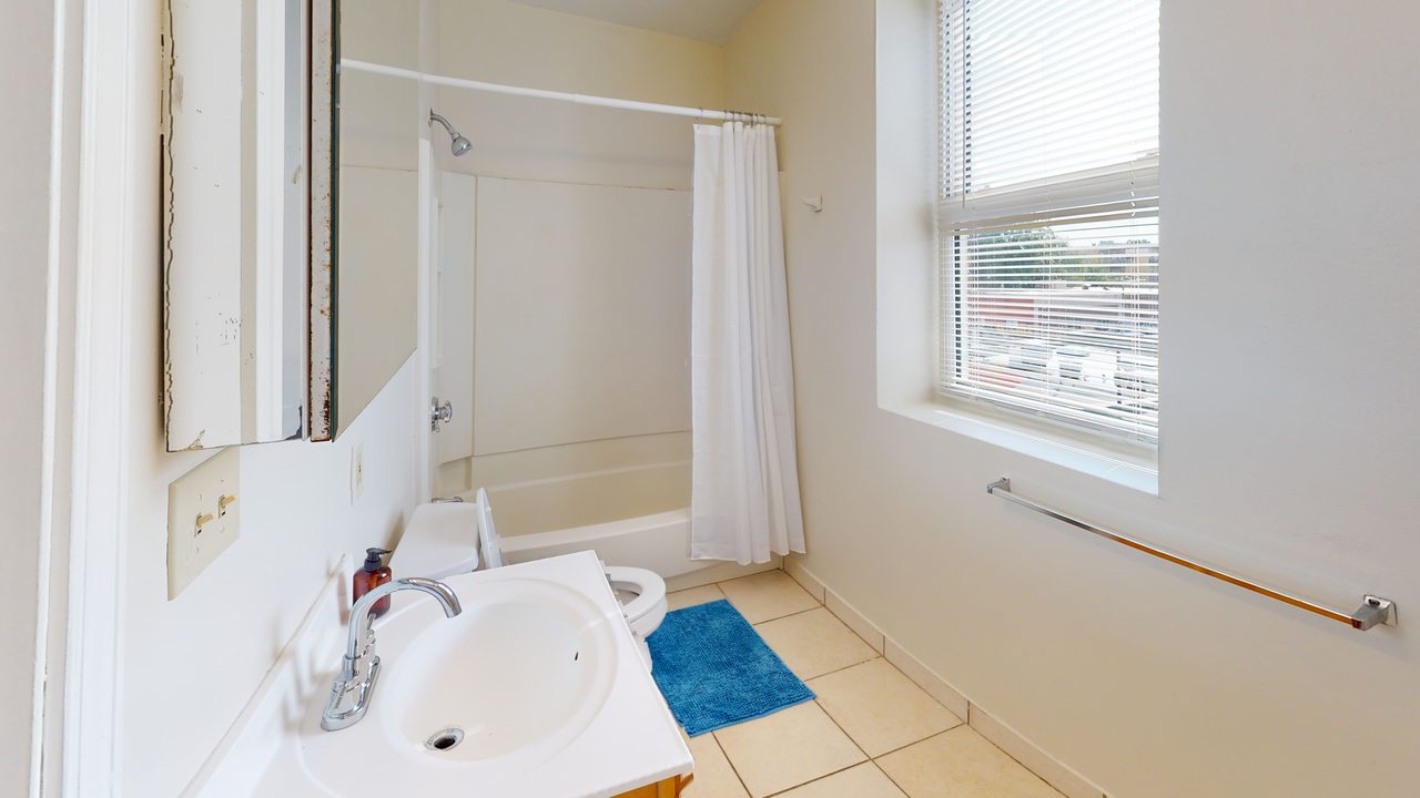 a room in Allston photo 8