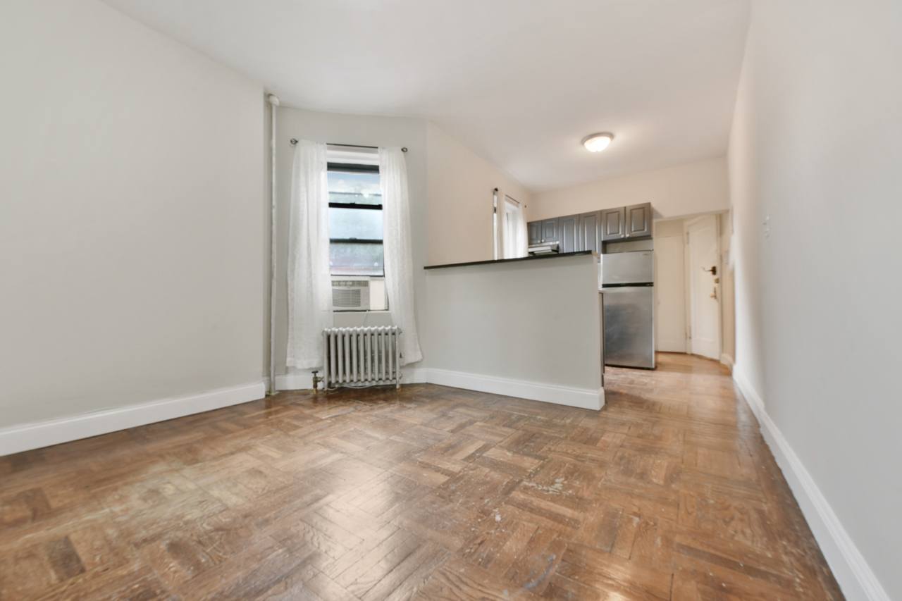 a room in East Village photo 5