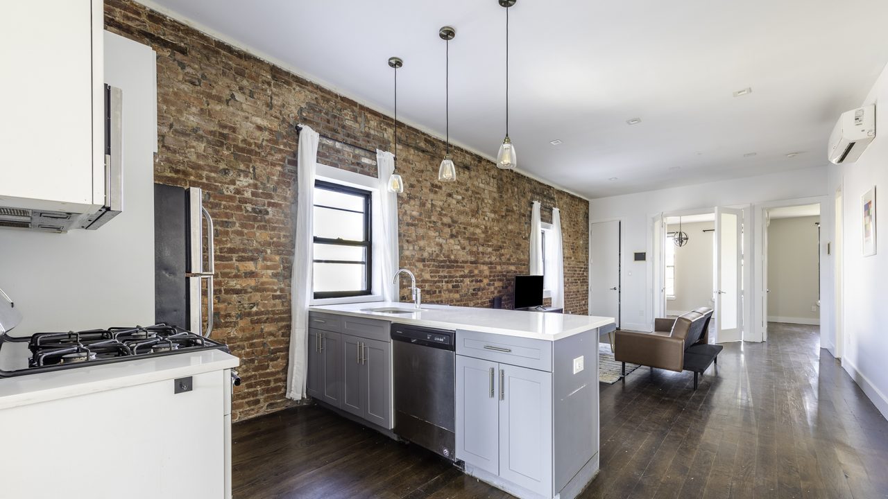 a room in Bushwick photo 5