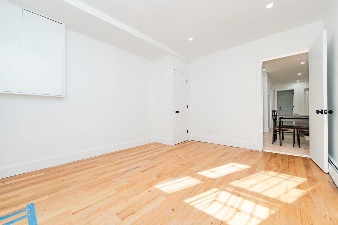 a room in Bedford-Stuyvesant photo 3