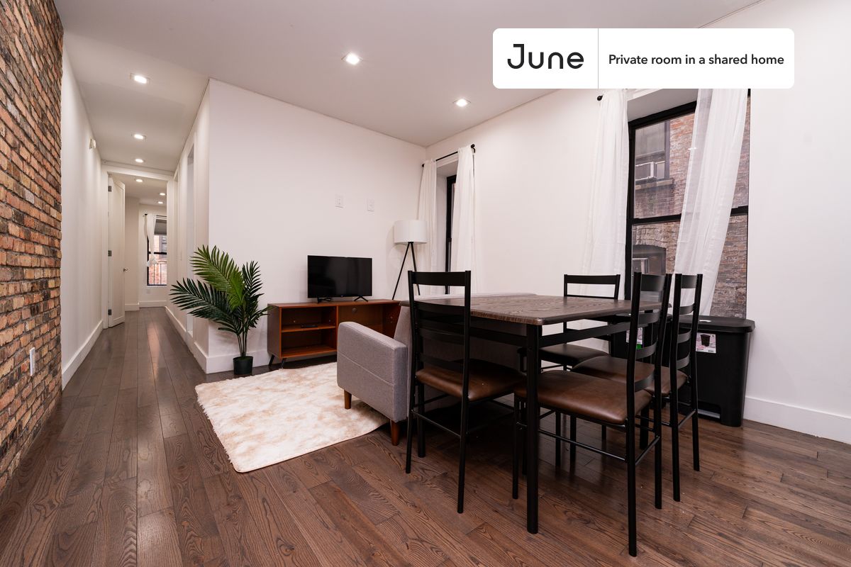 a room in Morningside Heights photo 4