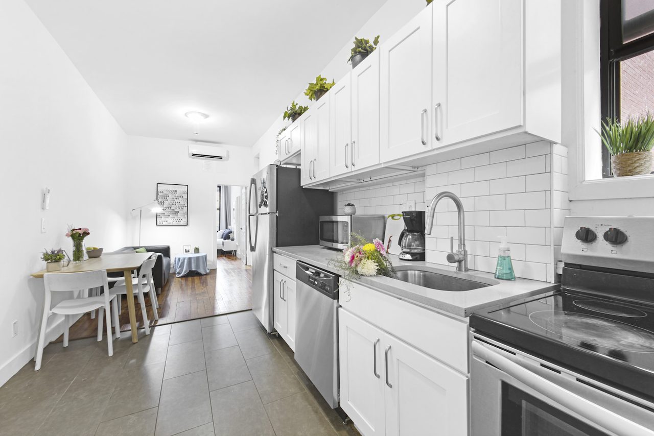 a room in Fort Greene photo 9