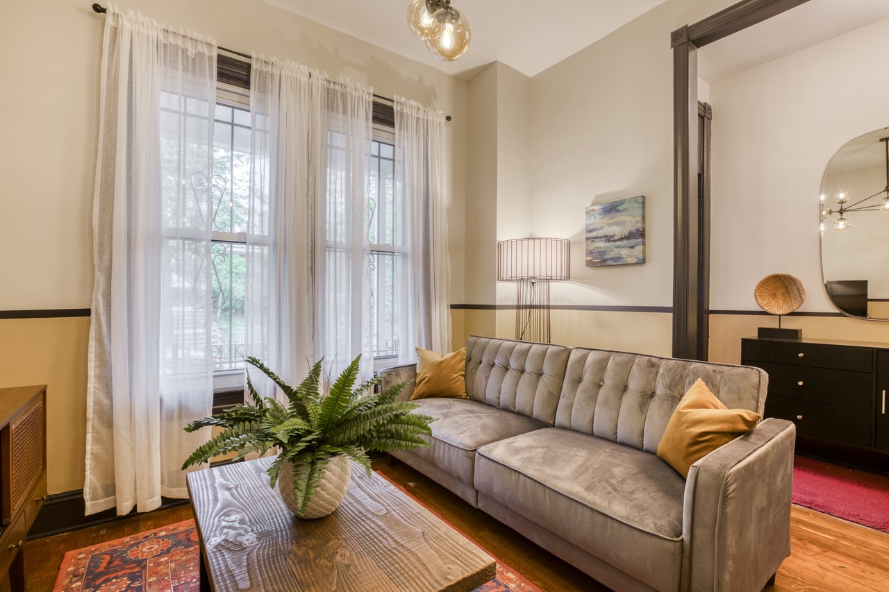 a room in Northwest Washington photo 5