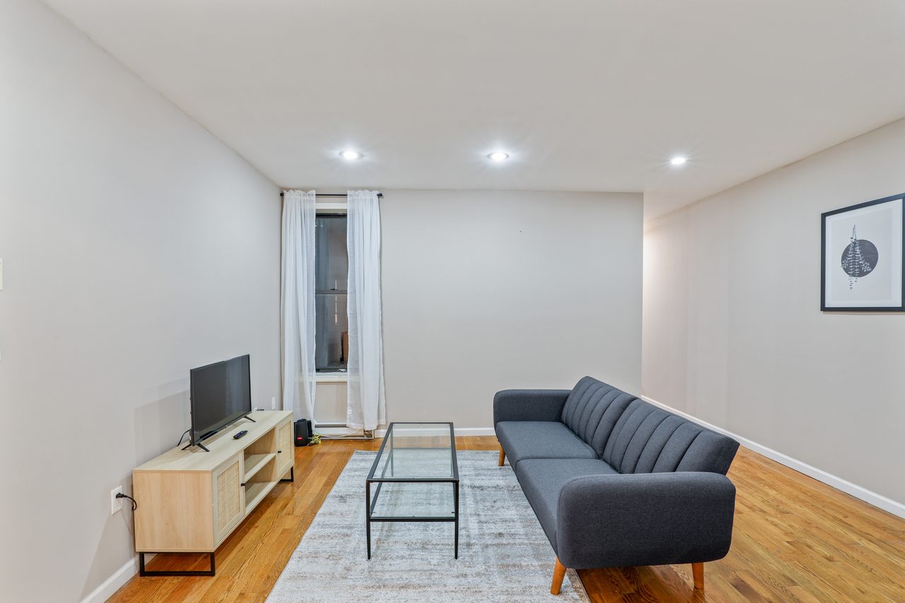 a room in Morningside Heights photo 9