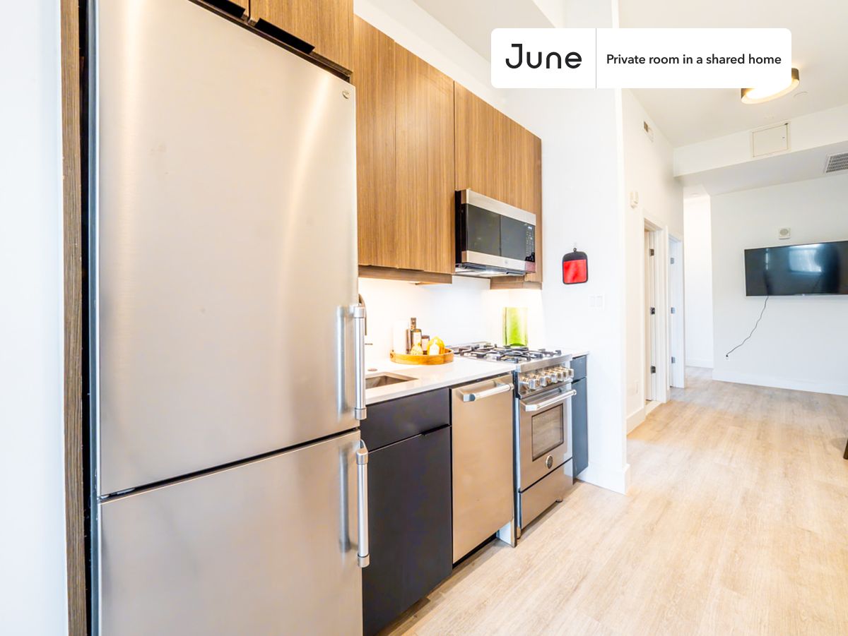 a room in Northwest Washington photo 5