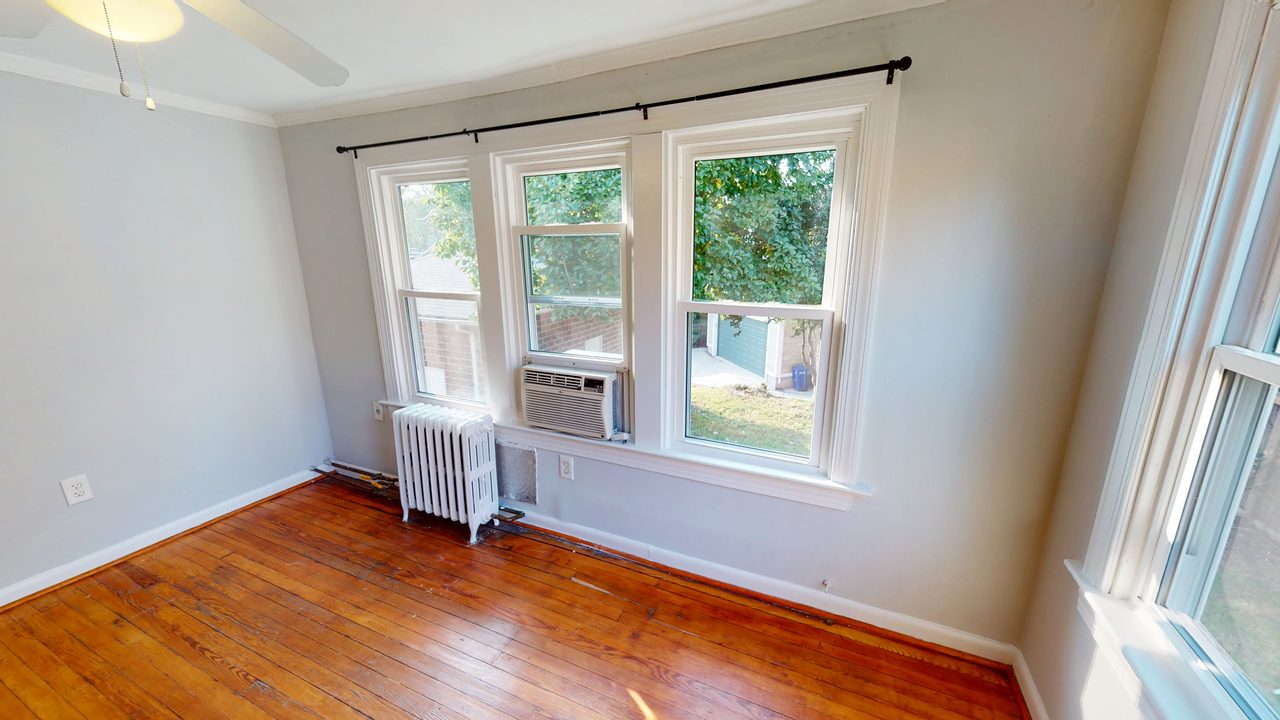 private room in Northeast Washington photo 2