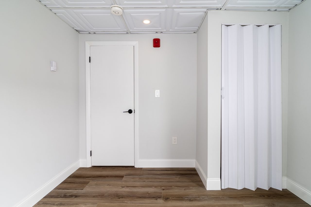 a room in East Somerville photo 9
