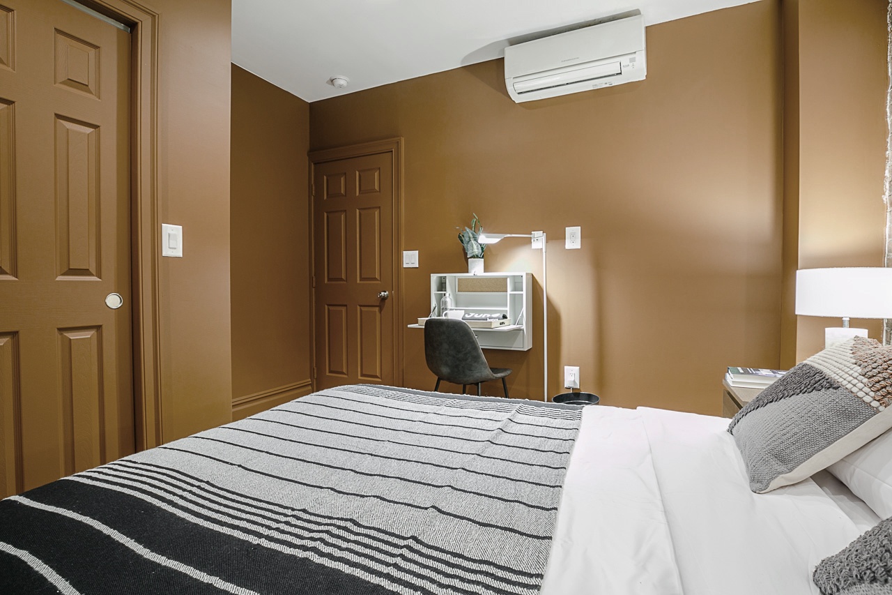 a room in Manhattan Valley photo 2