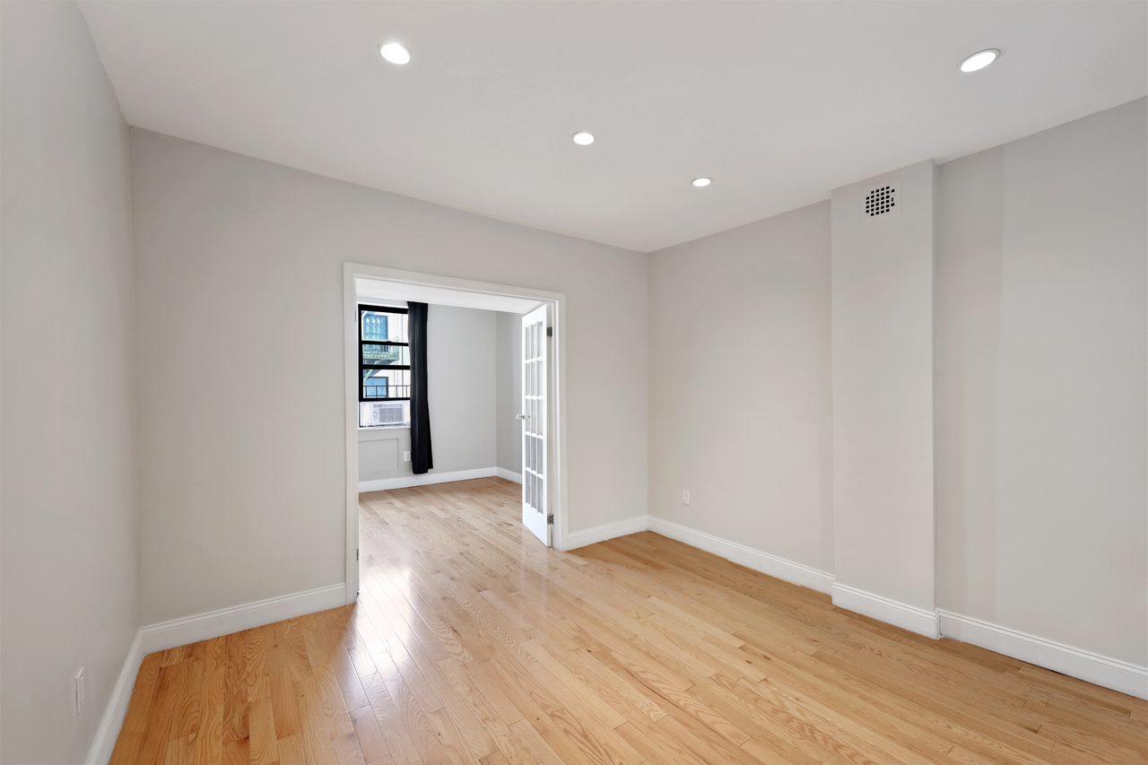 a room in East Village photo 6