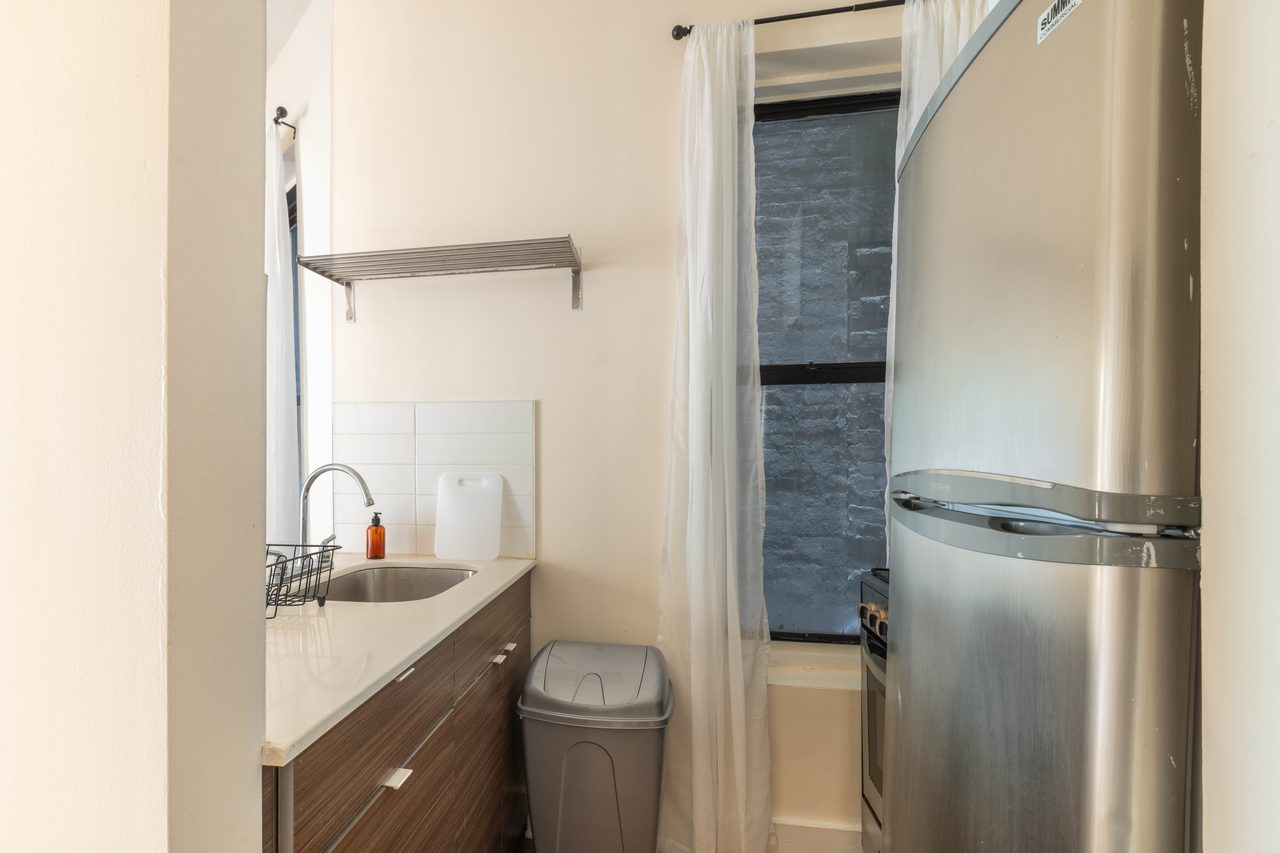 a room in Morningside Heights photo 4