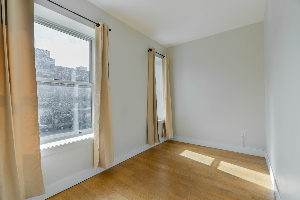 a room in Harlem photo 2
