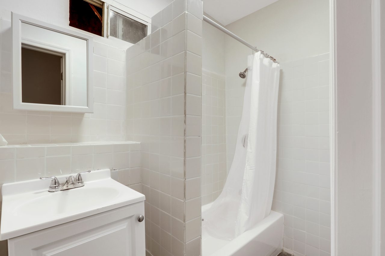 a room in East Harlem photo 8