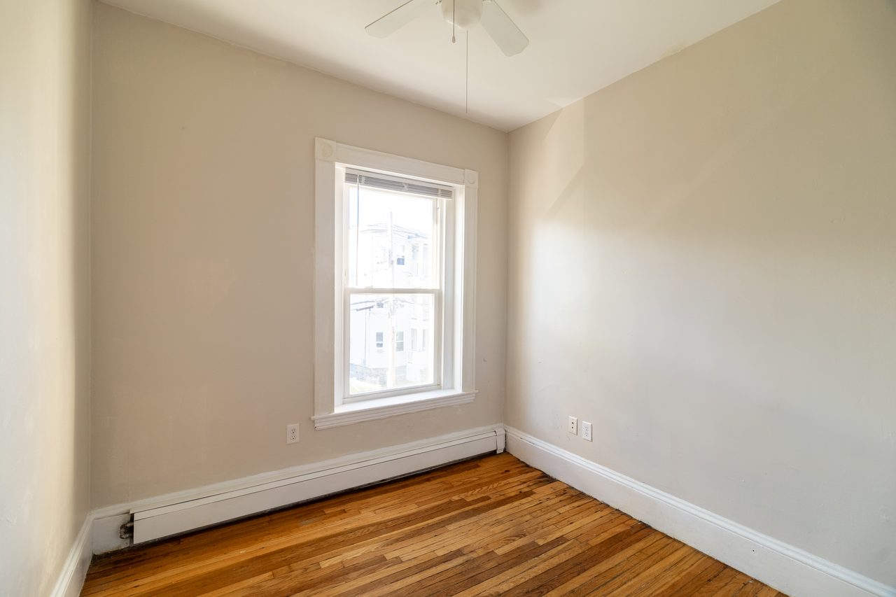 a room in Lower Allston photo 3