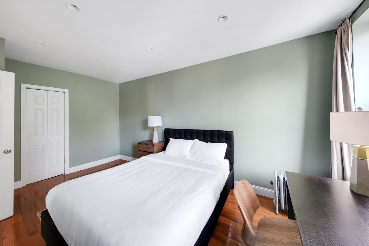 a room in East Harlem photo 2