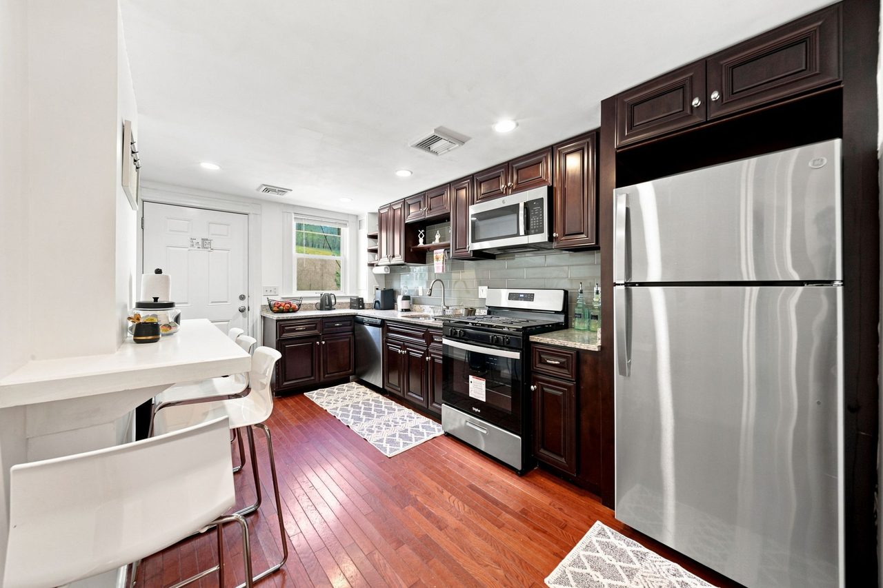 private room in Allston photo 5