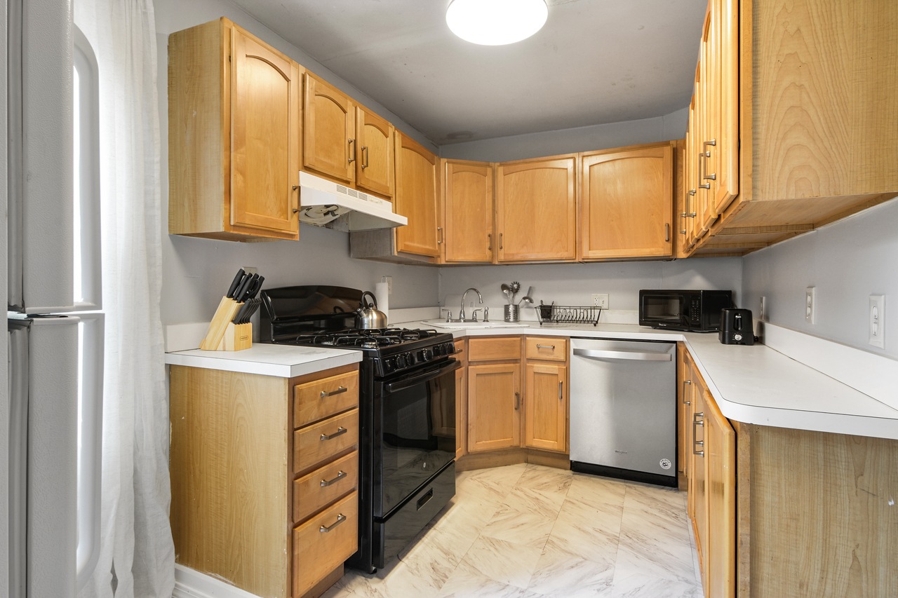 a room in Allston photo 5