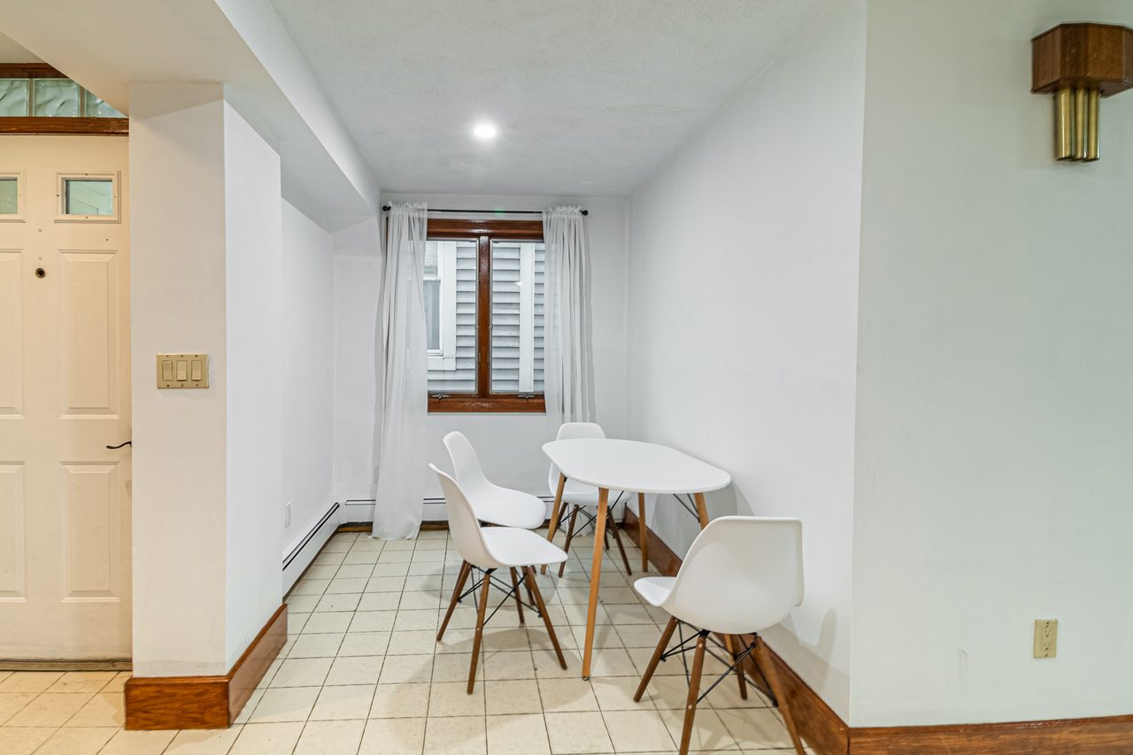 a room in Cambridgeport photo 6