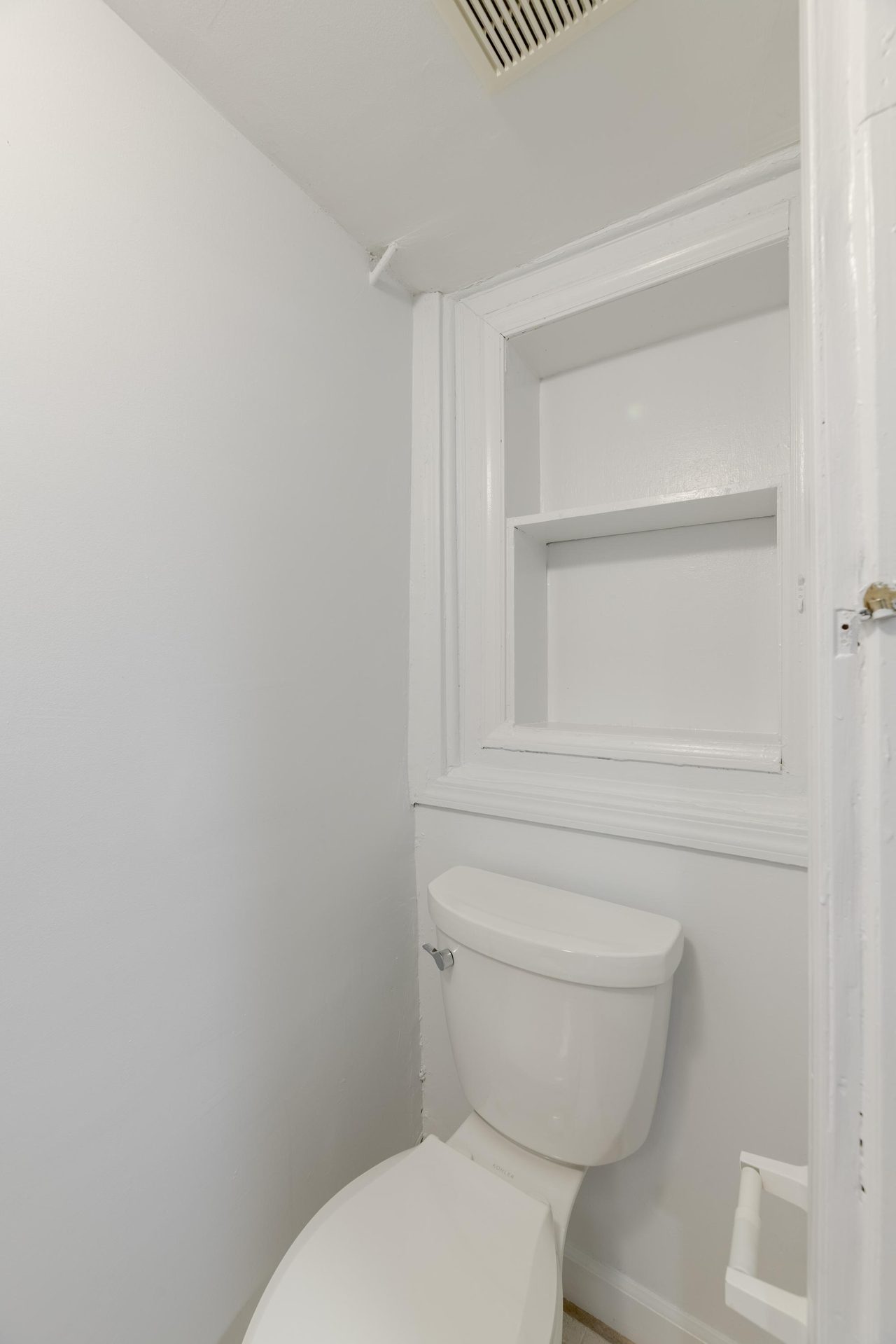 a room in Northwest Washington photo 4