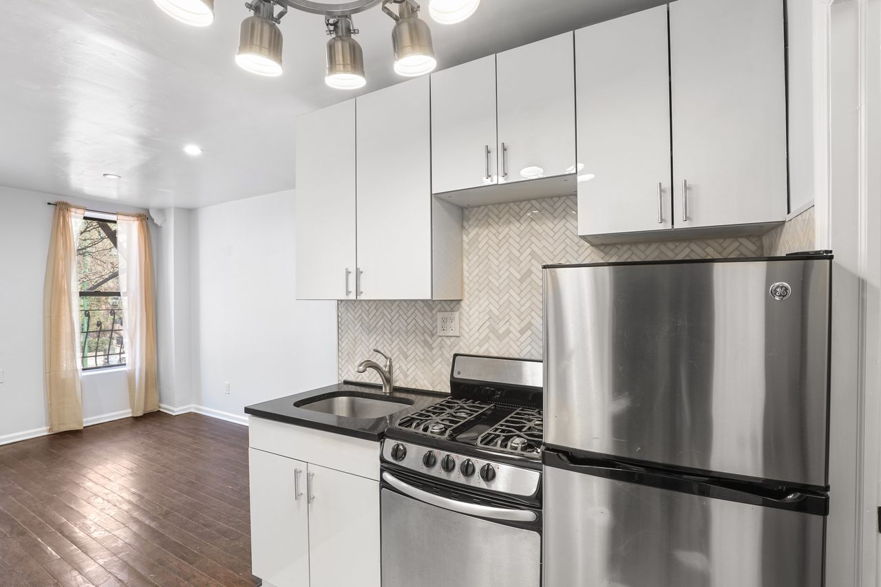 a room in East Village photo 2