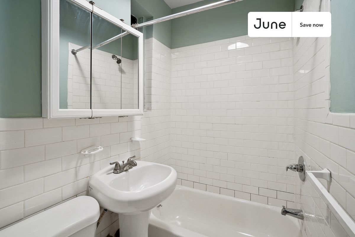 a room in East Village photo 7